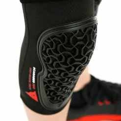 Dainese Scarabeo Pro Junior Knee Guards -Cykler Salg Dainese Scarabeo Pro Junior Knee Guards Knee Pads Black SS22 3879729001 S 2