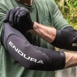 Endura SingleTrack Lite Elbow Protector II -Cykler Salg Endura SingleTrack Lite Elbow Protector II Elbow Pads Black SS20 E1257BK S M 1