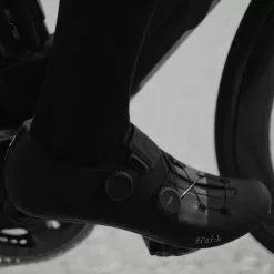 Fizik Vento Infinito Carbon 2 Road Shoes White EU 48 -Cykler Salg Fizik Vento Infinito Carbon 2 Black EU 48 Cycling Shoes Black 2023 VER2IXR1C101039 8