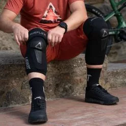 Leatt AirFlex Knee Guard Hybrid Pro 12 Leatt AirFlex Knee Guard Hybrid Pro -Cykler Salg Leatt AirFlex Knee Guard Hybrid Pro Knee Pads Black 2023 5023050850 1