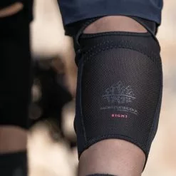 Leatt AirFlex Knee Guard Hybrid Pro 17 Leatt AirFlex Knee Guard Hybrid Pro -Cykler Salg Leatt AirFlex Knee Guard Hybrid Pro Knee Pads Black 2023 5023050850 7