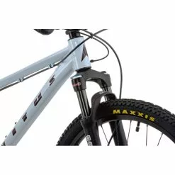 Vitus Nucleus 24 Youth Hardtail Bike 47 Vitus Nucleus 24 Youth Hardtail Bike -Cykler Salg Vitus Nucleus 24 Youth Hardtail Bike White 09